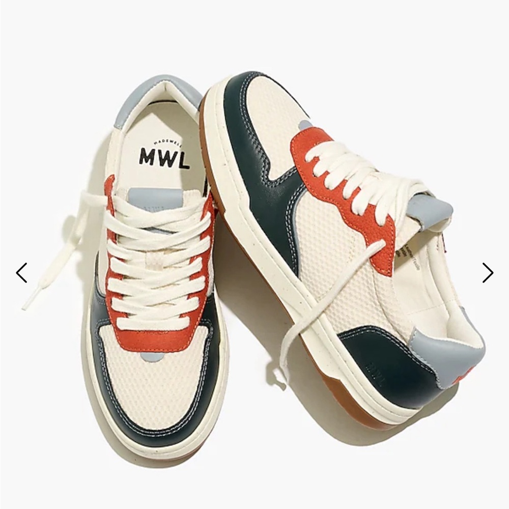 Court Sneakers in Leather and Mesh